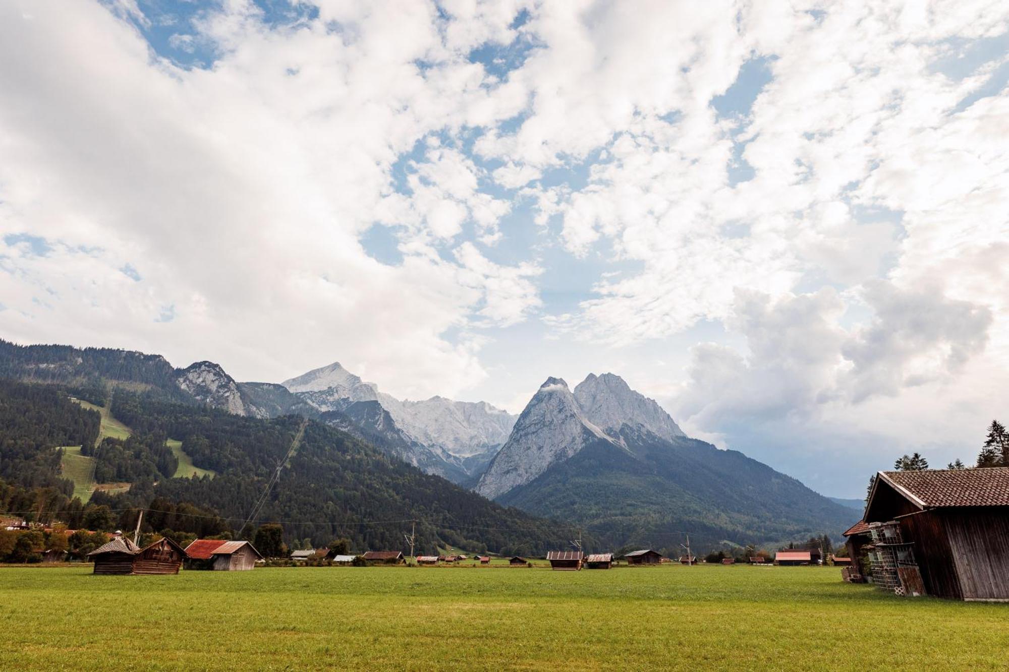 Haus Mit Wunderschoenem Ausblick Und Garten Garmisch-Partenkirchen Bagian luar foto